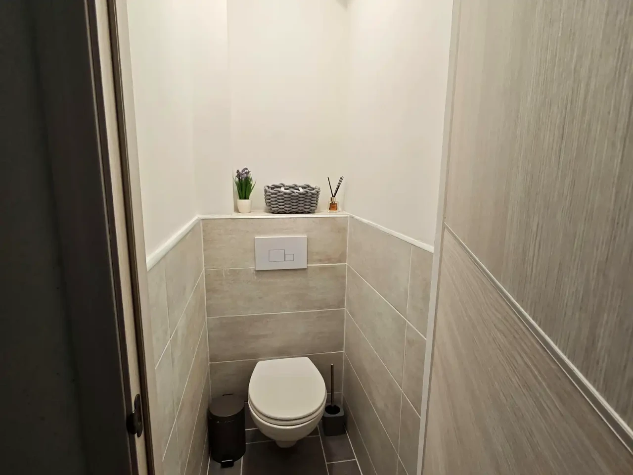 Оренда квартири 2-кімн. 49.6 м² 1/5 пов.