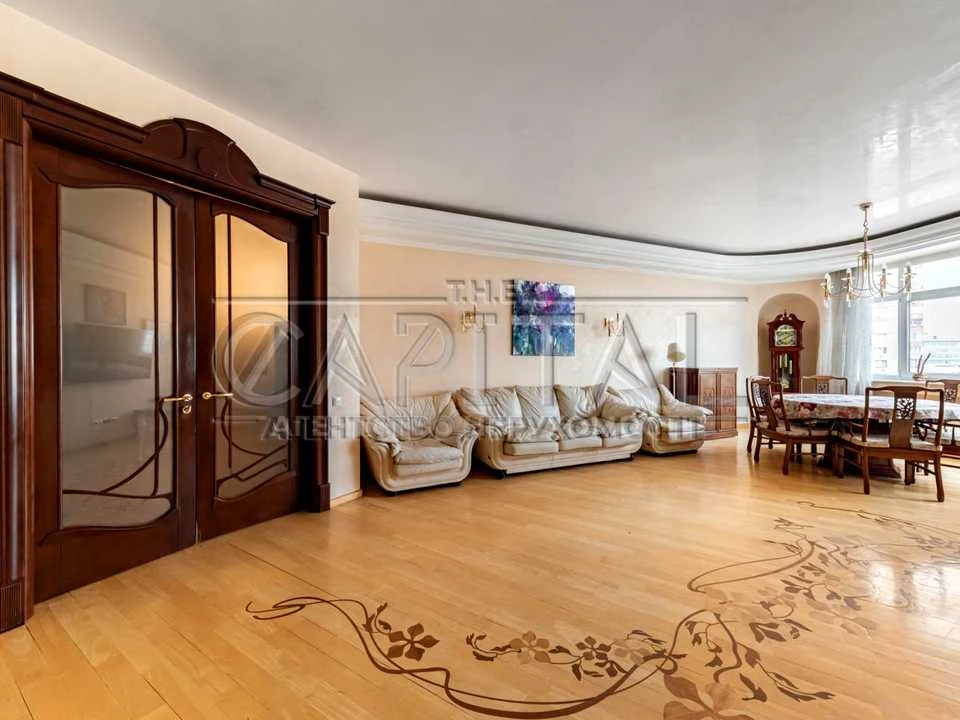 Квартира. Київ, Старонаводницька вул.