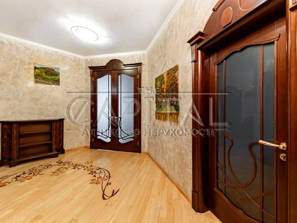 Квартира. Київ, Старонаводницька вул.