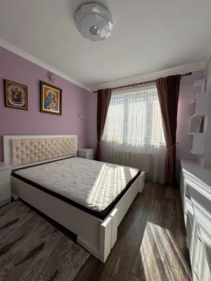 Sale of a 3-room apartment on Stryiska Street
