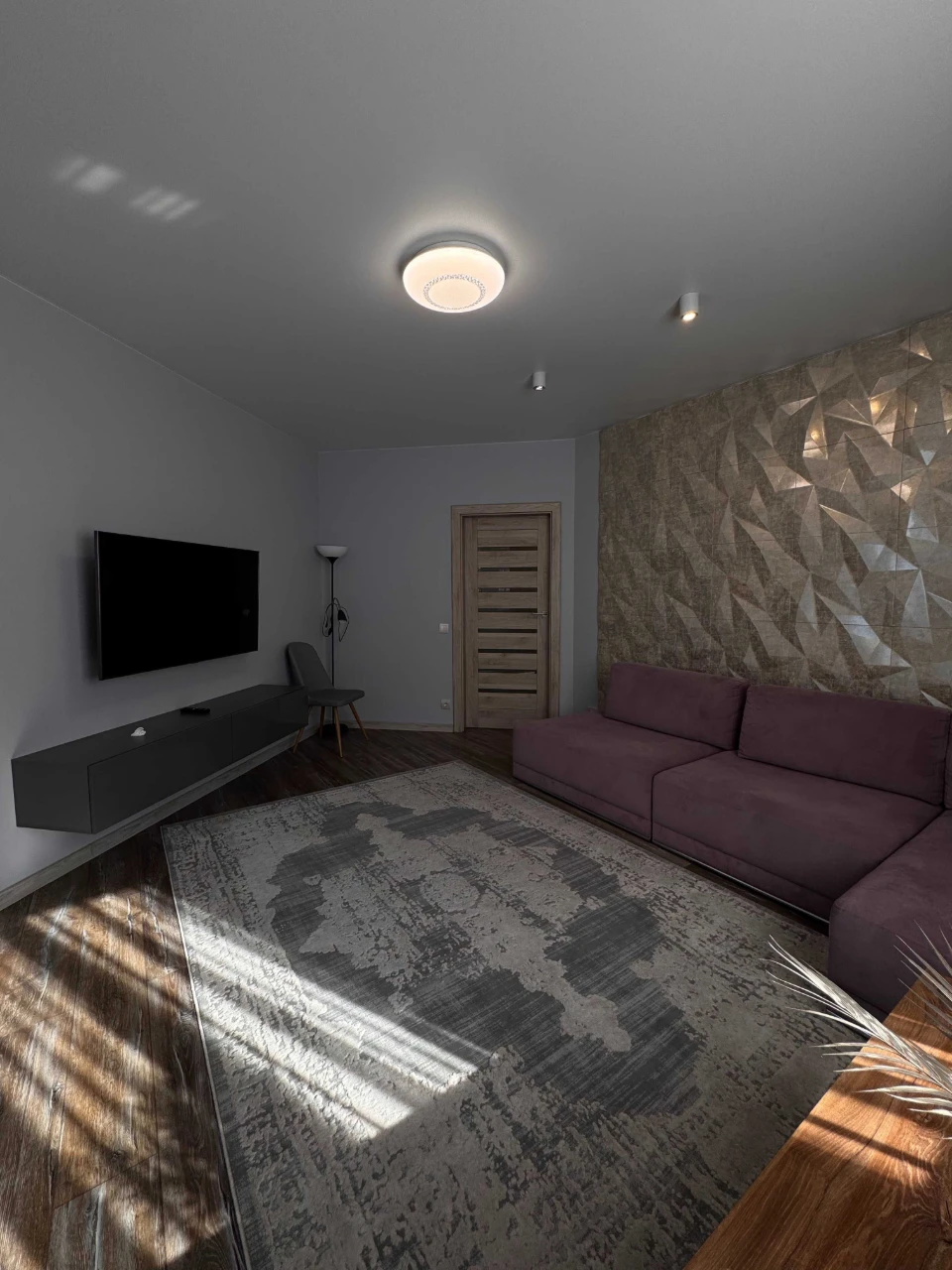Sale of a 3-room apartment on Stryiska Street