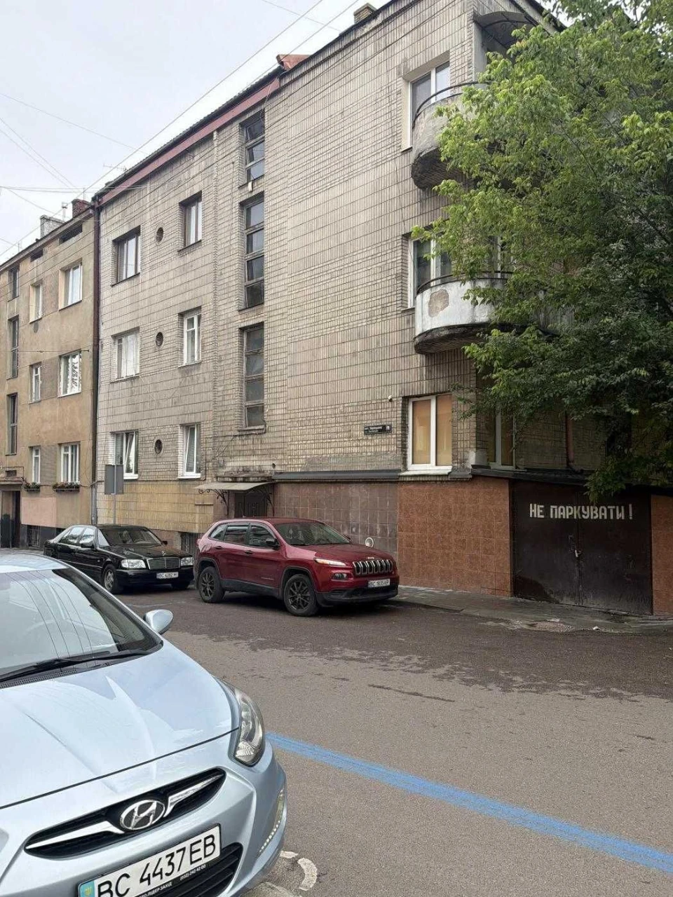 Sale of a 3-room apartment in a residential area of Lviv