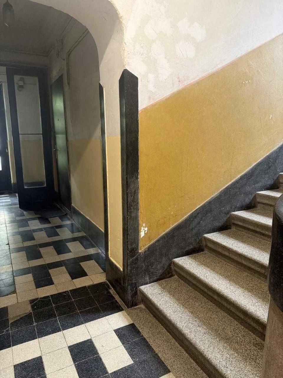 Sale of a 3-room apartment in a residential area of Lviv