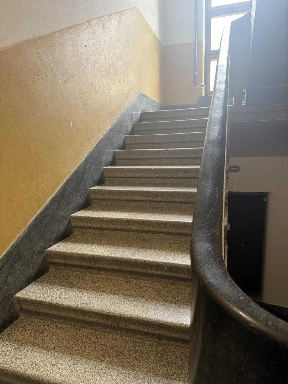 Sale of a 3-room apartment in a residential area of Lviv