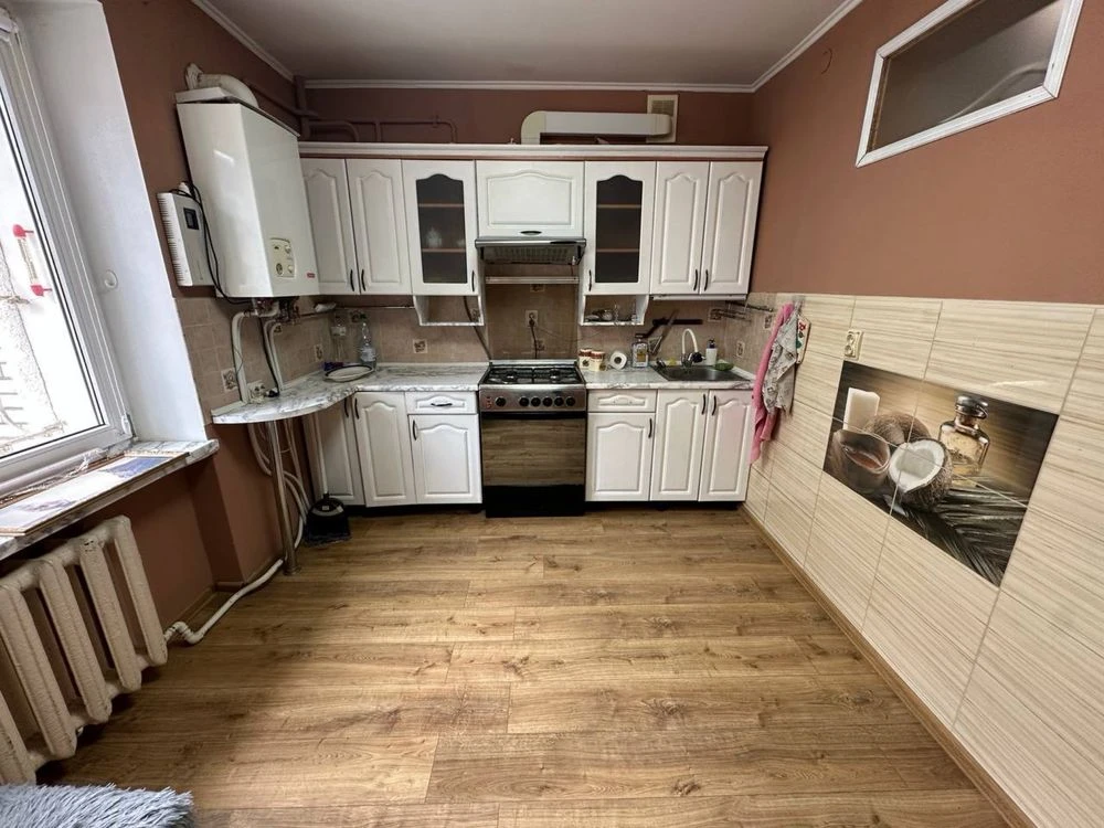 Sale of a 3-room apartment | Lviv | brick house | ramp