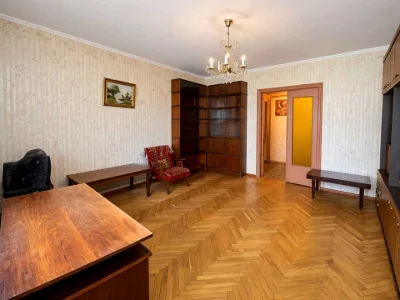 Квартира. Київ, Предславинська вул.