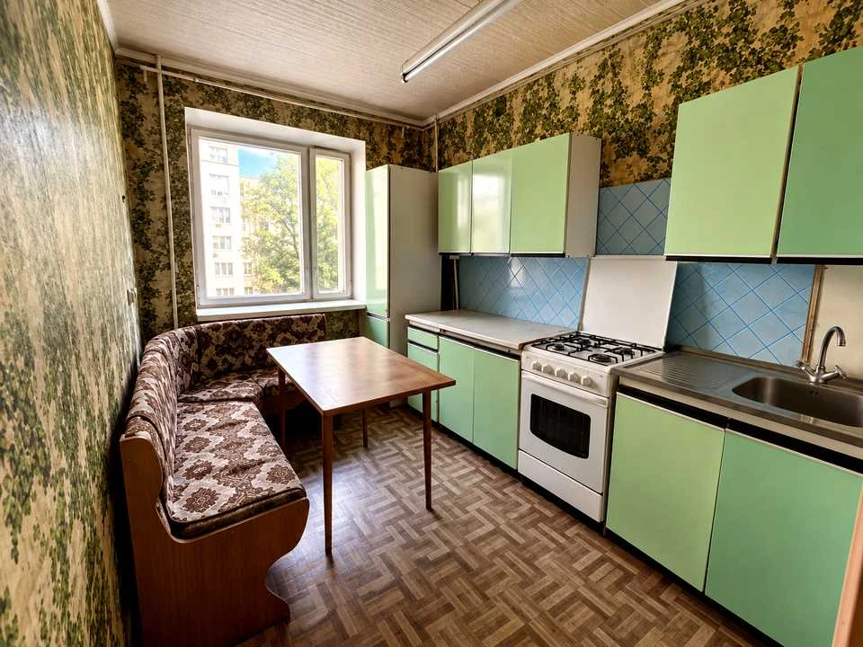 Квартира. Київ, Предславинська вул.