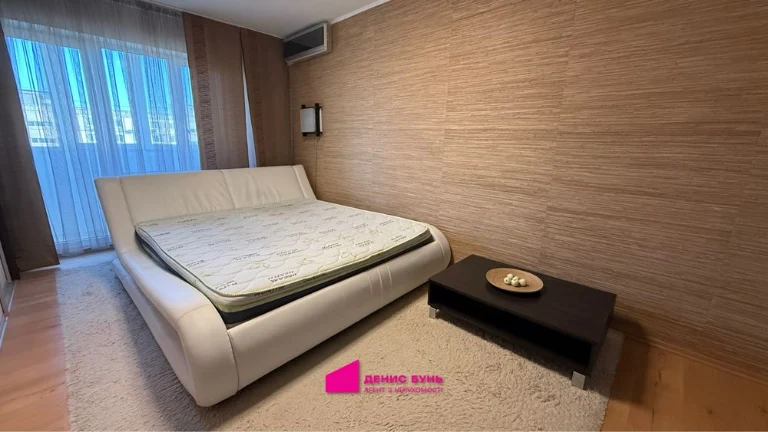For Sale 2-Bedroom Apartment 56 sq m, Heroiv Avenue, 8/9 floor, Excellent