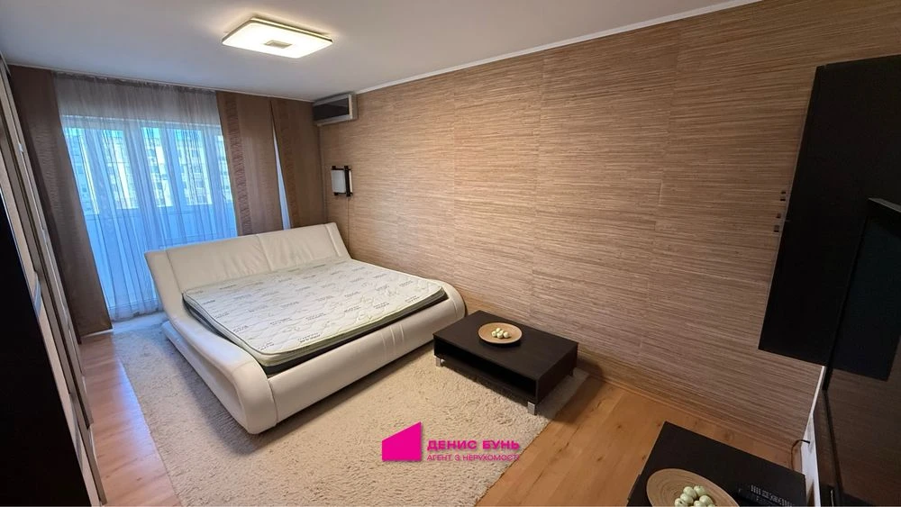 For Sale 2-Bedroom Apartment 56 sq m, Heroiv Avenue, 8/9 floor, Excellent