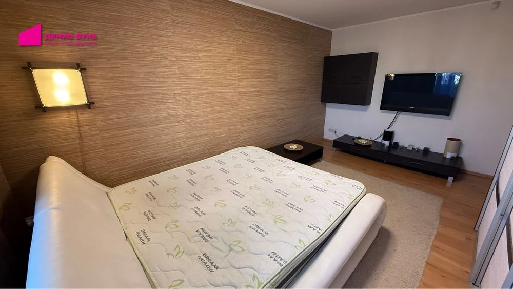 For Sale 2-Bedroom Apartment 56 sq m, Heroiv Avenue, 8/9 floor, Excellent