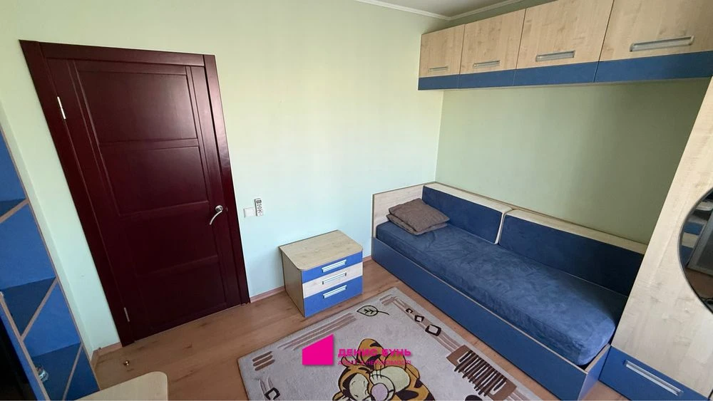 For Sale 2-Bedroom Apartment 56 sq m, Heroiv Avenue, 8/9 floor, Excellent