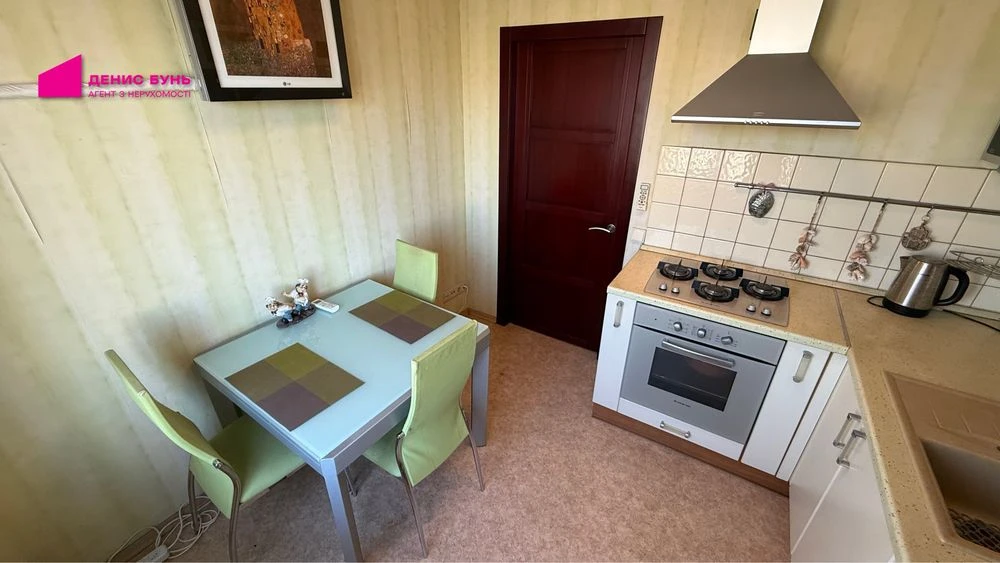 For Sale 2-Bedroom Apartment 56 sq m, Heroiv Avenue, 8/9 floor, Excellent