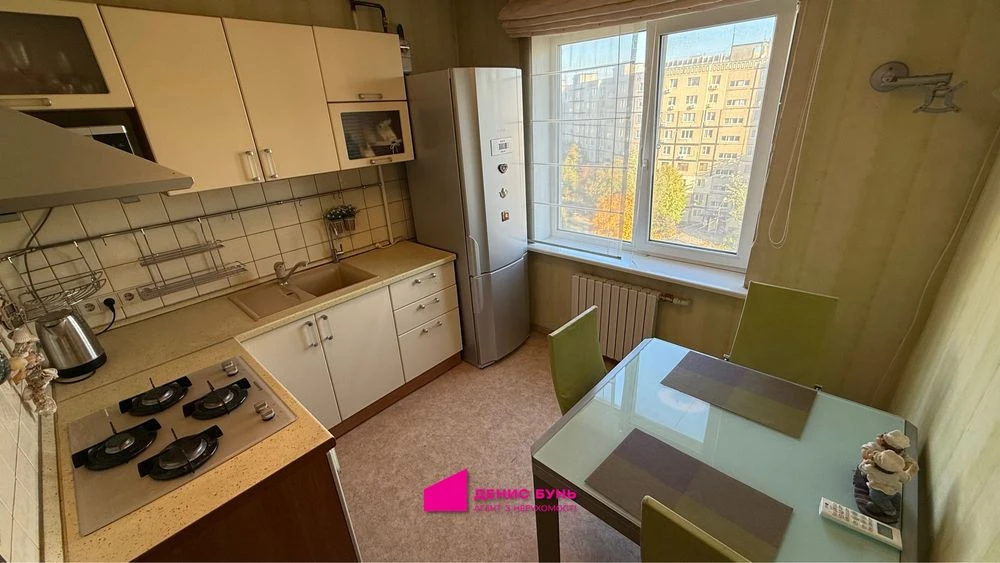 For Sale 2-Bedroom Apartment 56 sq m, Heroiv Avenue, 8/9 floor, Excellent