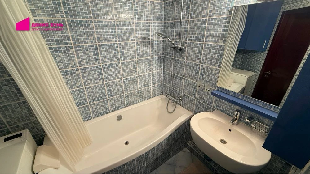 For Sale 2-Bedroom Apartment 56 sq m, Heroiv Avenue, 8/9 floor, Excellent