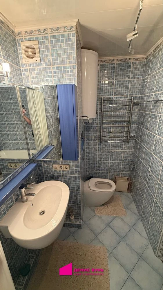 For Sale 2-Bedroom Apartment 56 sq m, Heroiv Avenue, 8/9 floor, Excellent