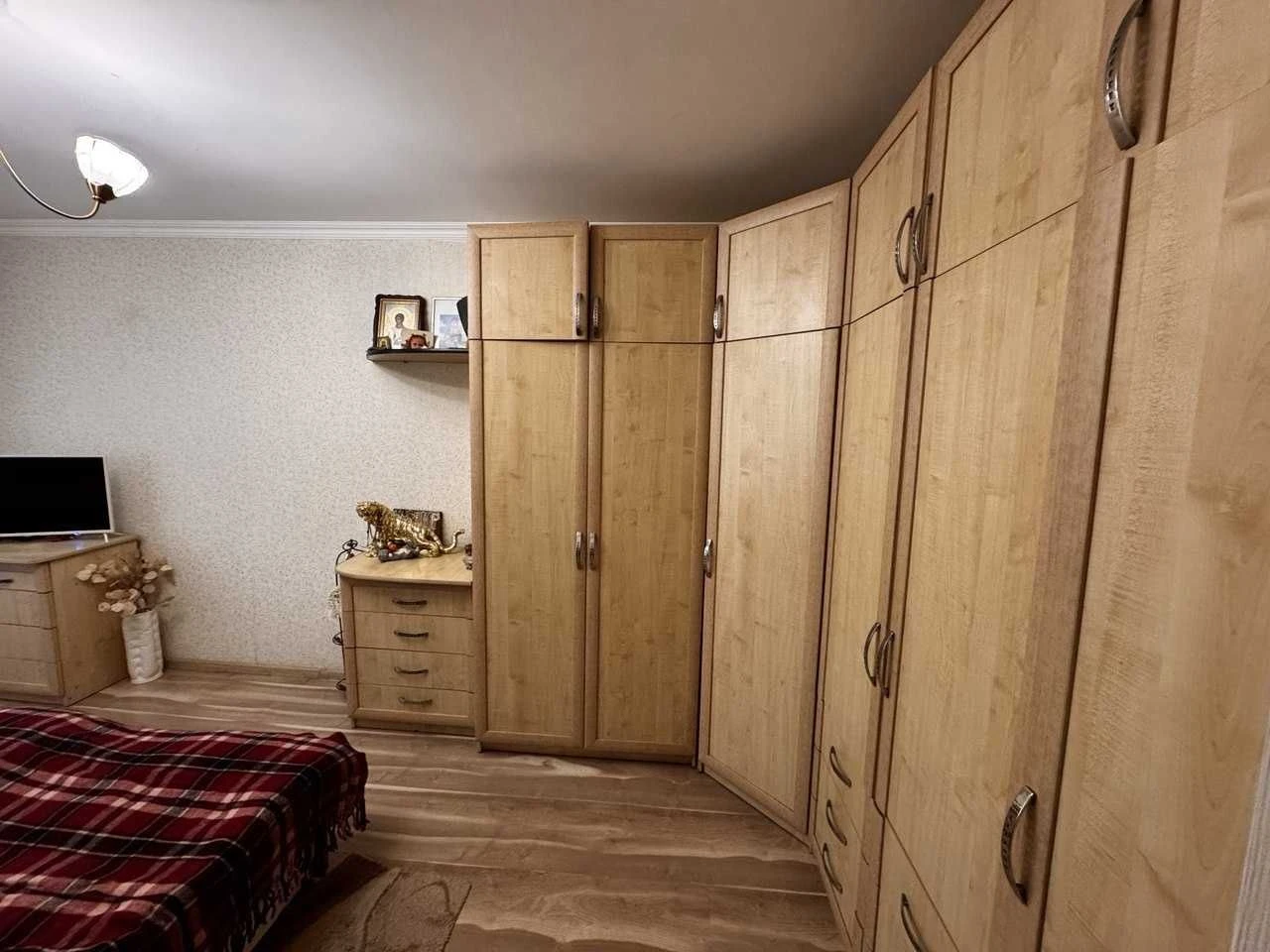 Коммерция или жилье? Все сразу! Продажа объекта 4-комнатной
