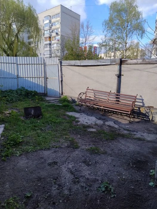 Продам частину будинку в районі Глобала
