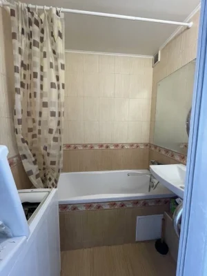 3-room apartment with renovation 70m² with balcony on Dragomanova St. 25