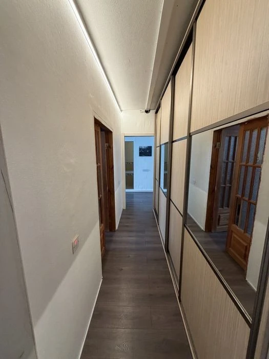 3-room apartment with renovation 70m² with balcony on Dragomanova St. 25
