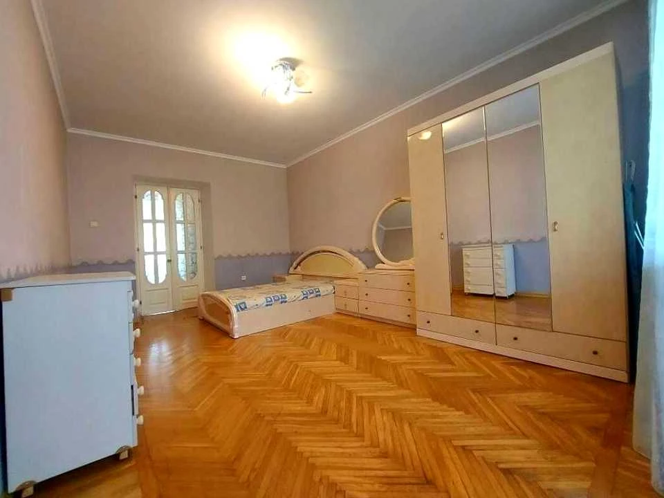 Квартира. Одеса, вулиця Незалежності