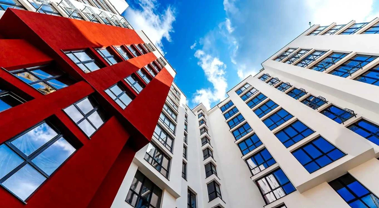 Продаж 2-кімнатної квартири з кухнею-студією біля річки (під