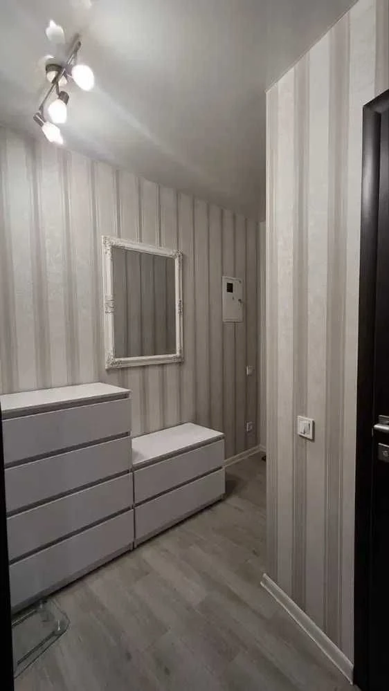 Sale of a one-bedroom apartment, Euro-renovation. Brick. Furmanova No. 22
