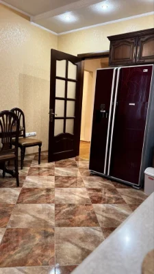 Продається 6-кімнатна квартира, 4/5 поверхів, в 2-х поверхах