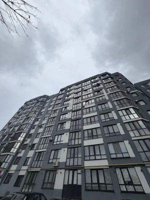 Sale of a 3-bedroom apartment in "Voloshkovyi Dim" area, Vidrodzhennya