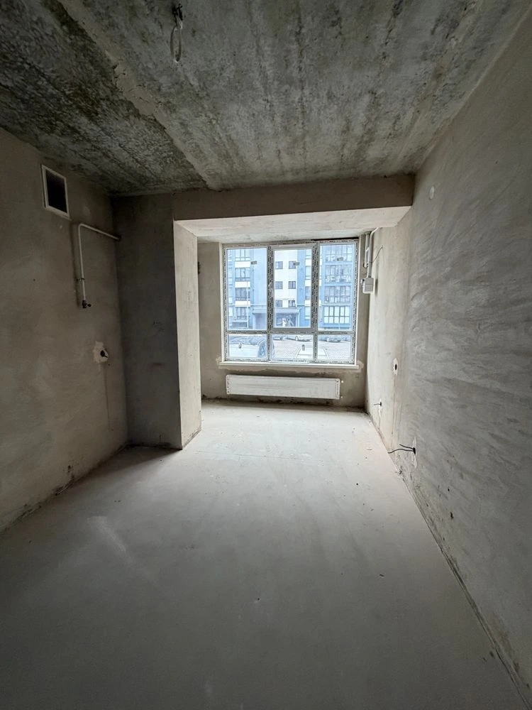 Sale of a 3-bedroom apartment in "Voloshkovyi Dim" area, Vidrodzhennya