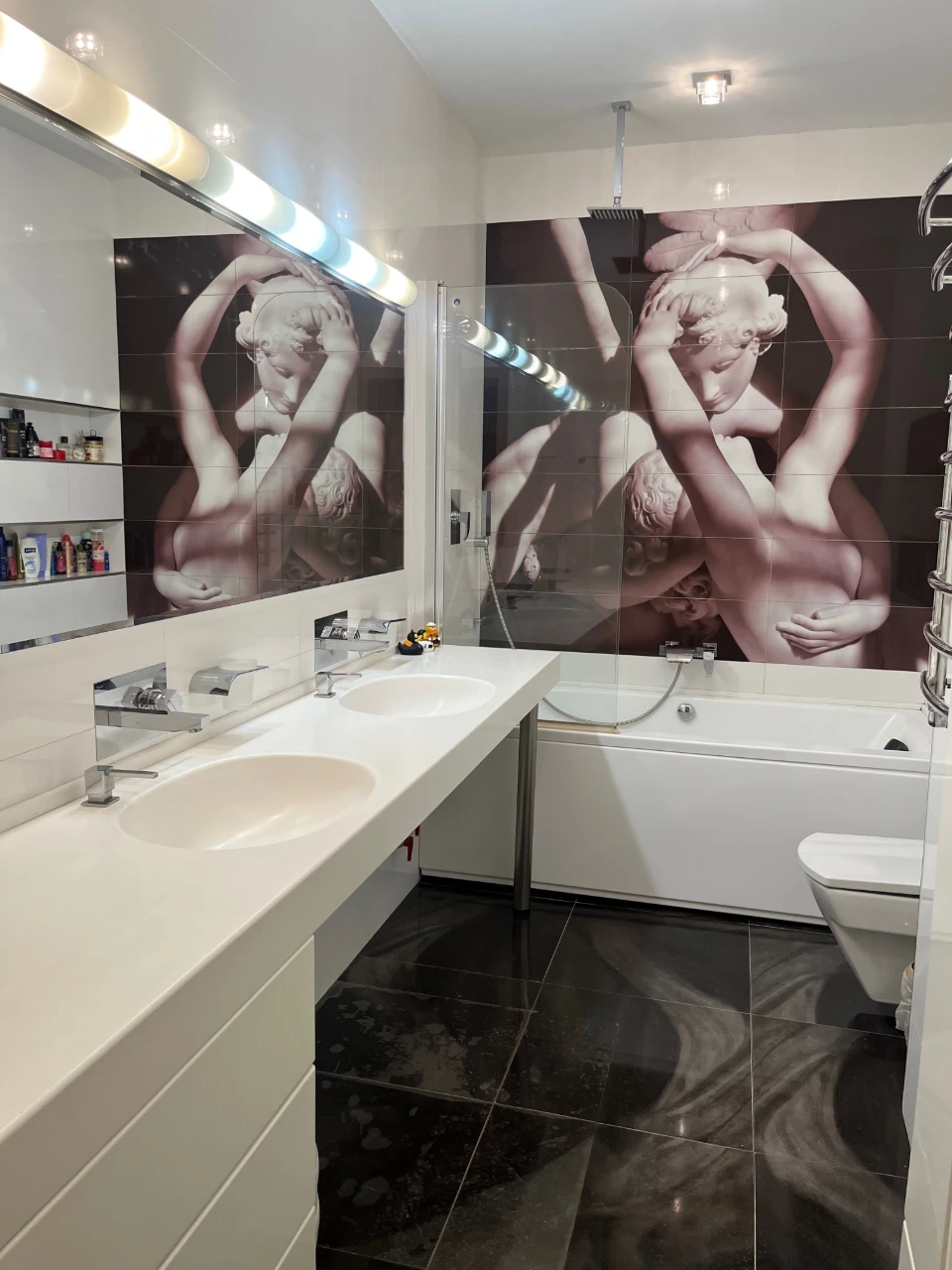 Selling 3-room apartment in ЖК Журавлівський
