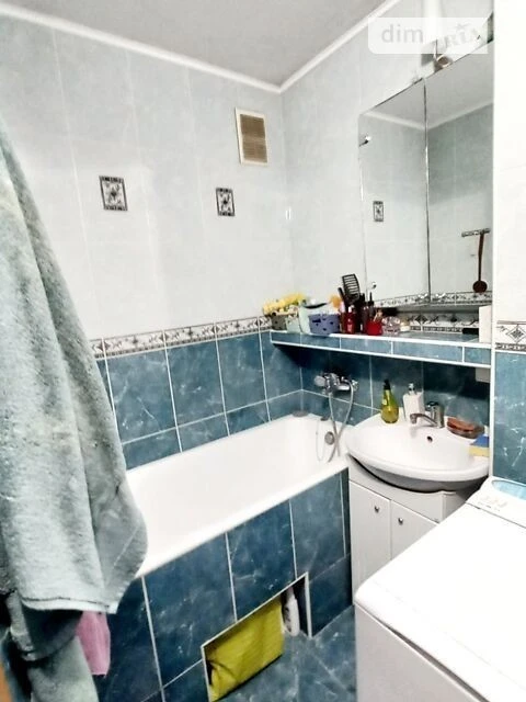 Продаж 3к квартири 61.2 кв. м на просп. Володимира Івасюка 5