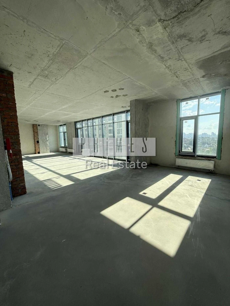 For Sale: 3-bedroom, 108 sq m, Novopecerskie Lipki, Dragomirova Verkholyada