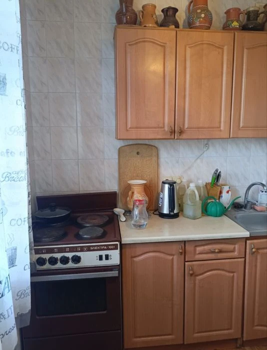 Three-bedroom apartment for sale near the Alekseevskoye metro station.