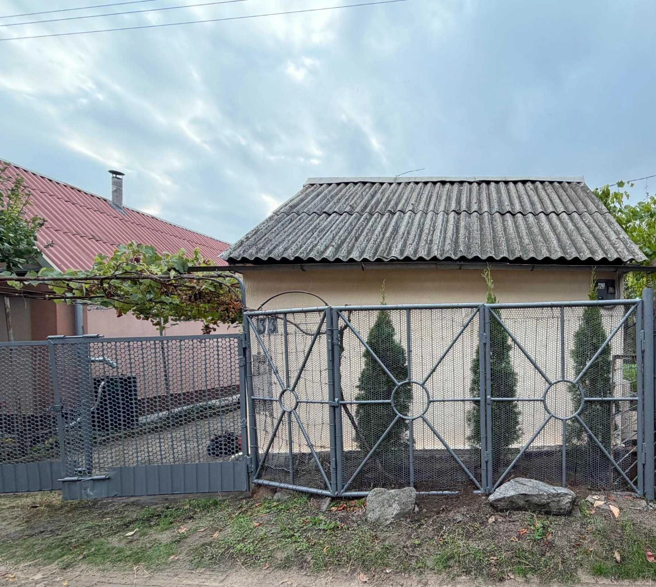 Country house near the Dnipro at Virve