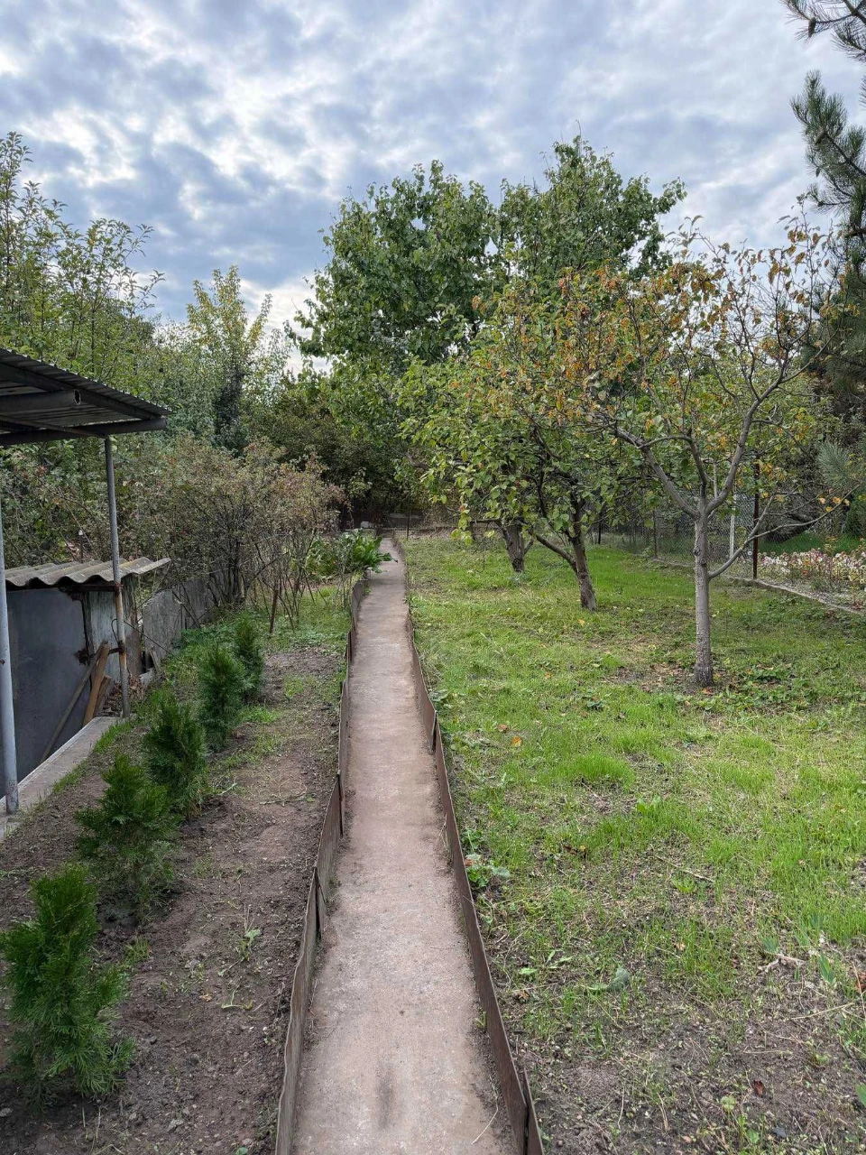 Country house near the Dnipro at Virve