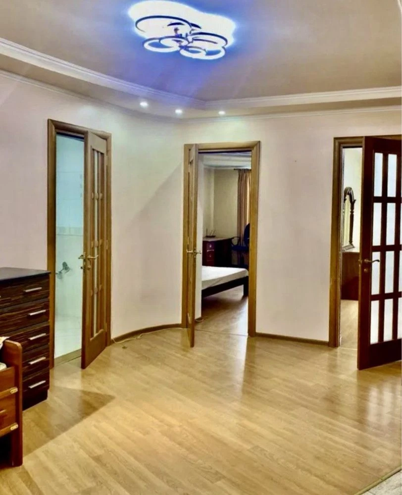 Продам 3 ком квартиру з ремонтом 9- ст В.фонтану