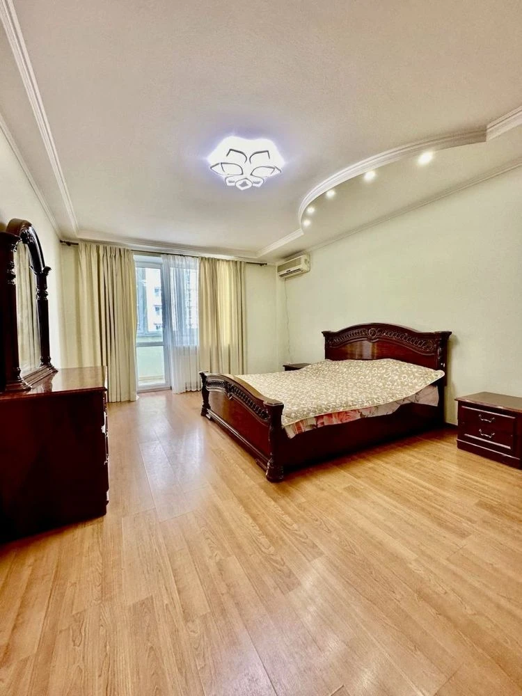 Продам 3 ком квартиру з ремонтом 9- ст В.фонтану