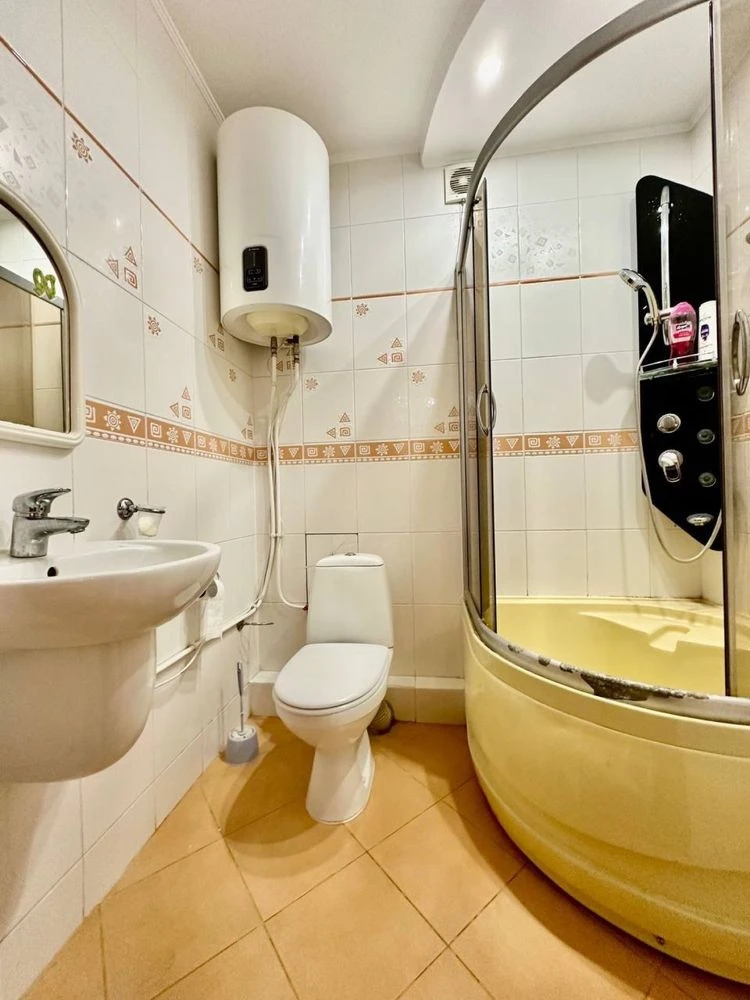 Продам 3 ком квартиру з ремонтом 9- ст В.фонтану