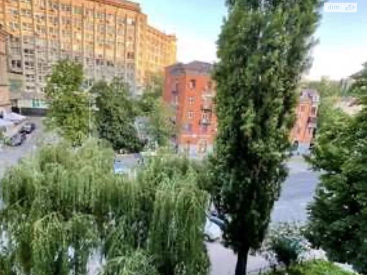 Довгострокова оренда квартири "Липки"