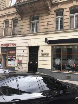 2 room apartment in Austrian building, street