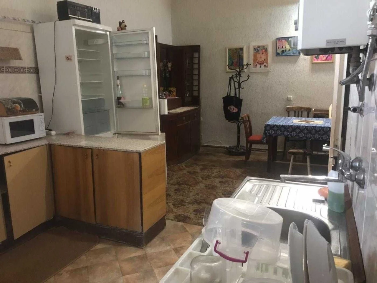 2 room apartment in Austrian building, street