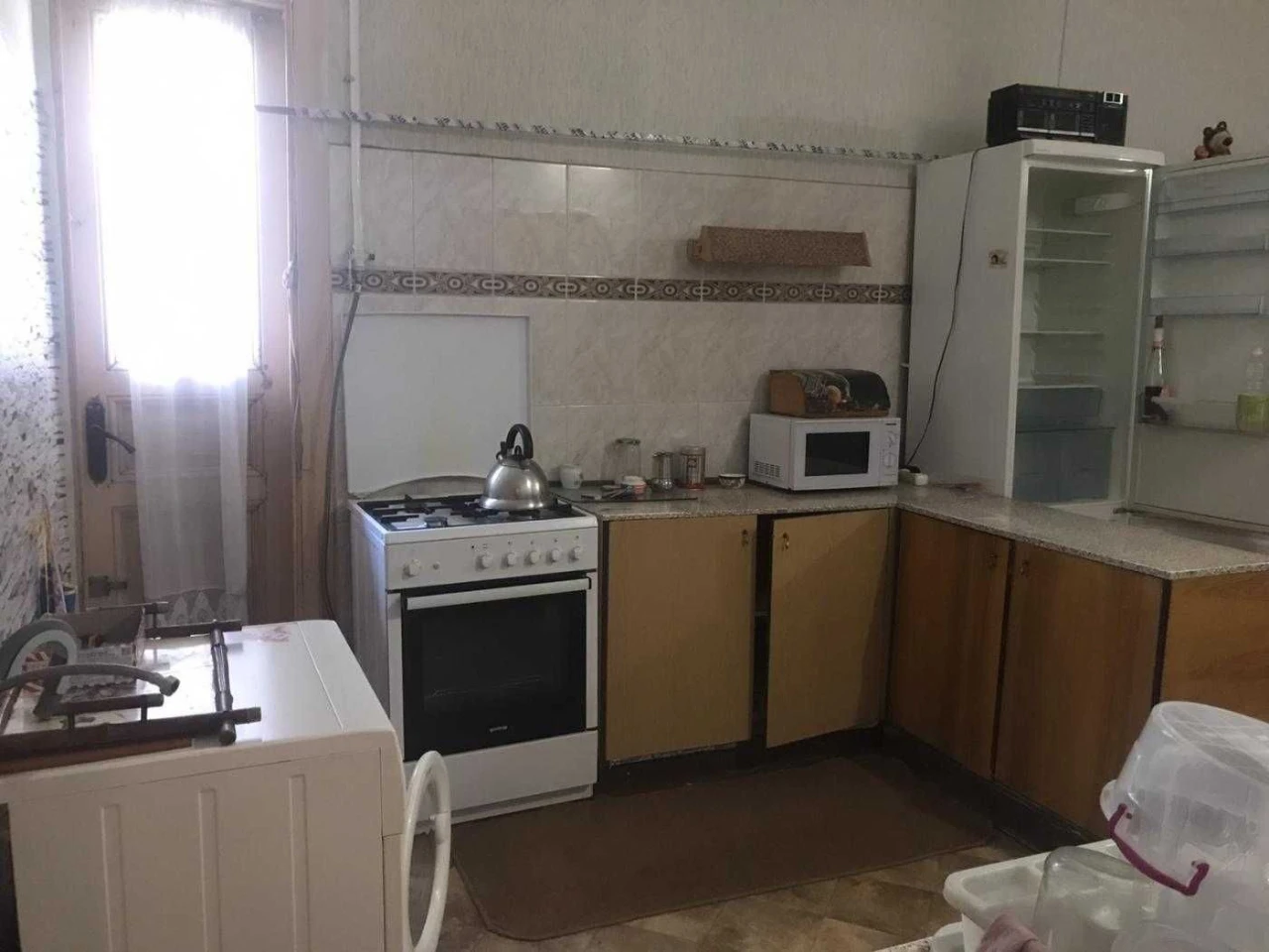 2 room apartment in Austrian building, street