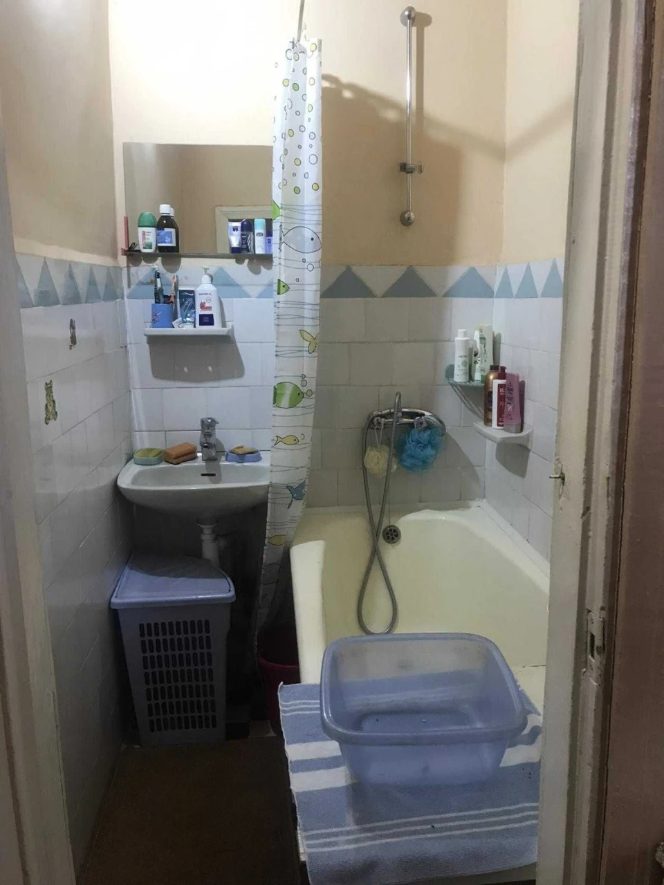 2 room apartment in Austrian building, street