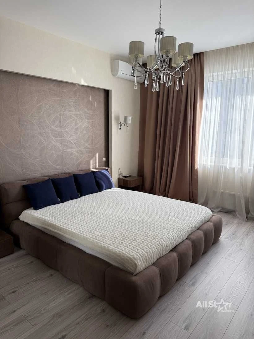 Продаж 3к квартири в Києві, ЖК «Челсі Тауер», Печерський р-н