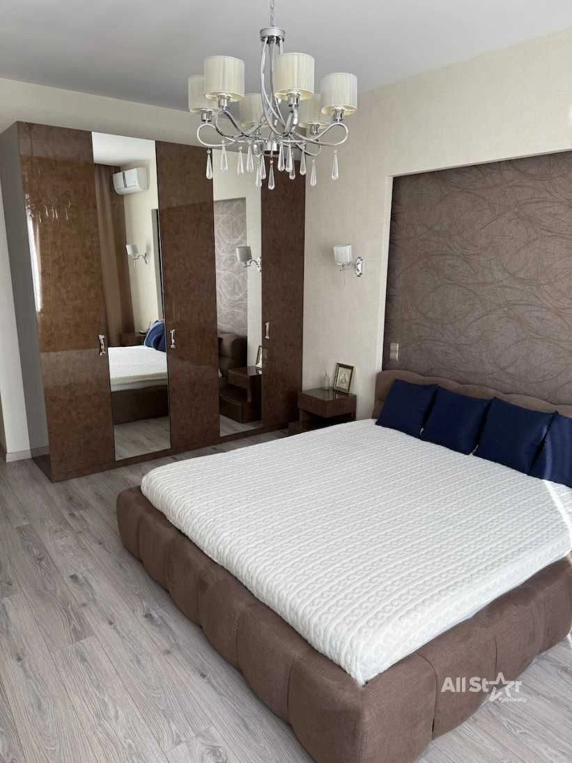 Продаж 3к квартири в Києві, ЖК «Челсі Тауер», Печерський р-н