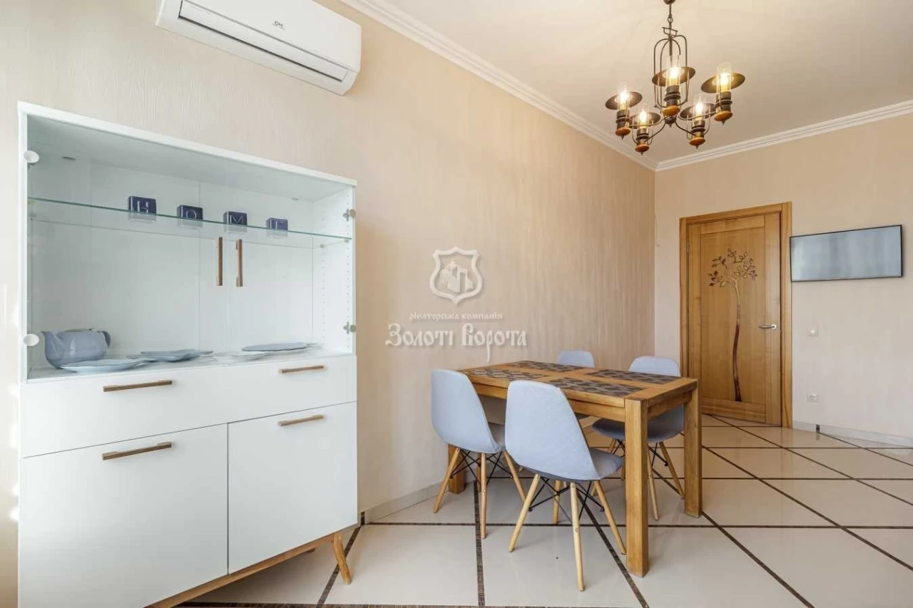 Продажа: Трехкомнатная квартира 105 м², Патриотов ул., 74/57