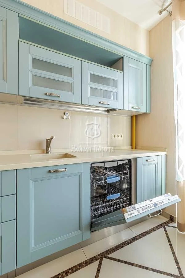Продажа: Трехкомнатная квартира 105 м², Патриотов ул., 74/57