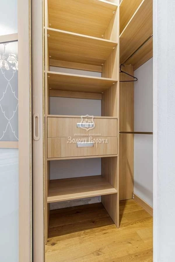 Продажа: Трехкомнатная квартира 105 м², Патриотов ул., 74/57