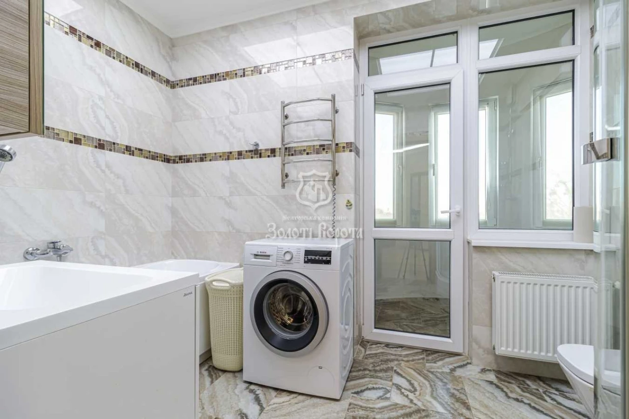 Продажа: Трехкомнатная квартира 105 м², Патриотов ул., 74/57