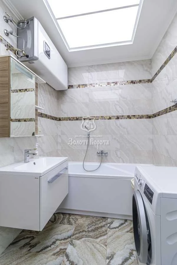 Продажа: Трехкомнатная квартира 105 м², Патриотов ул., 74/57